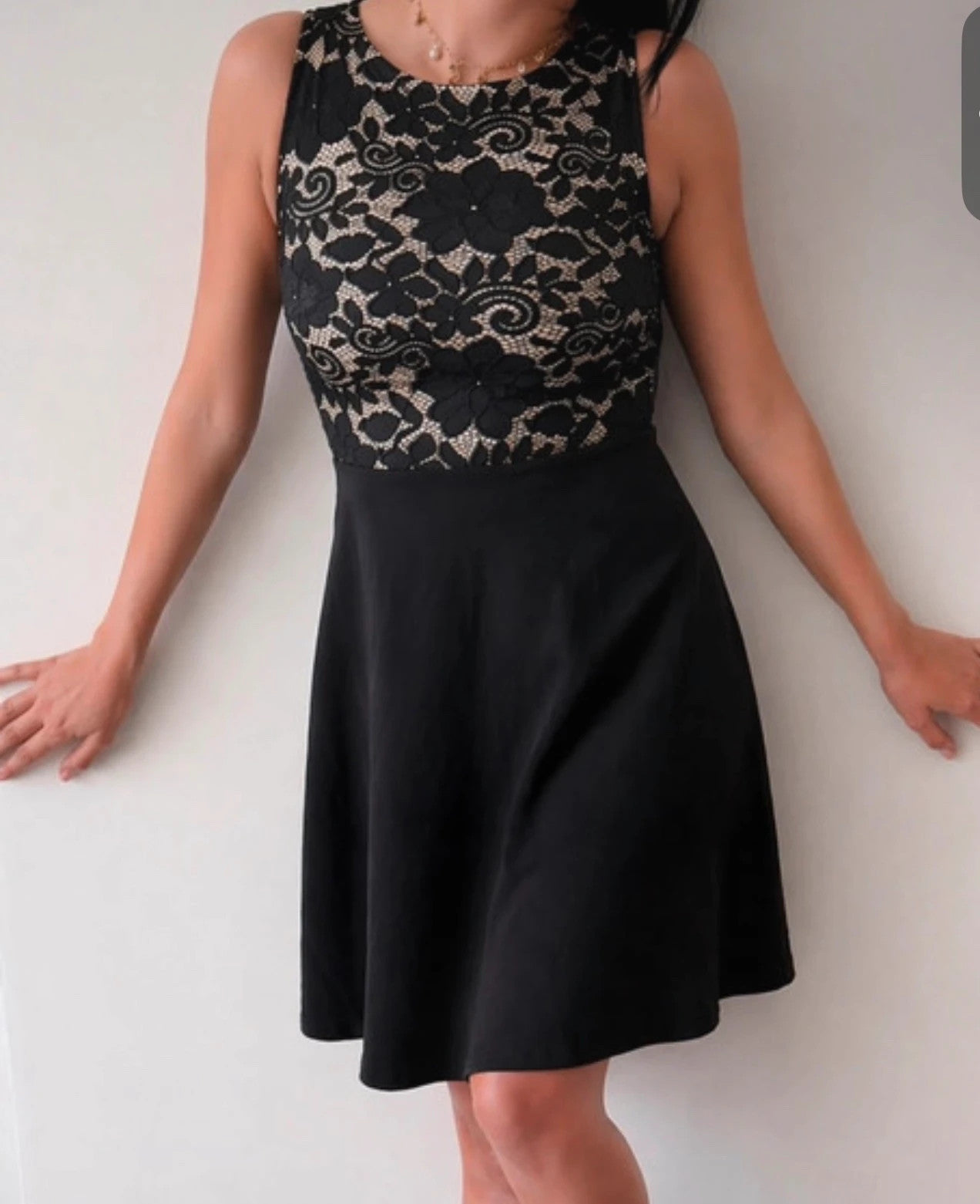 Robe Anna Field noire dentelle et beige – élégante – très bon état