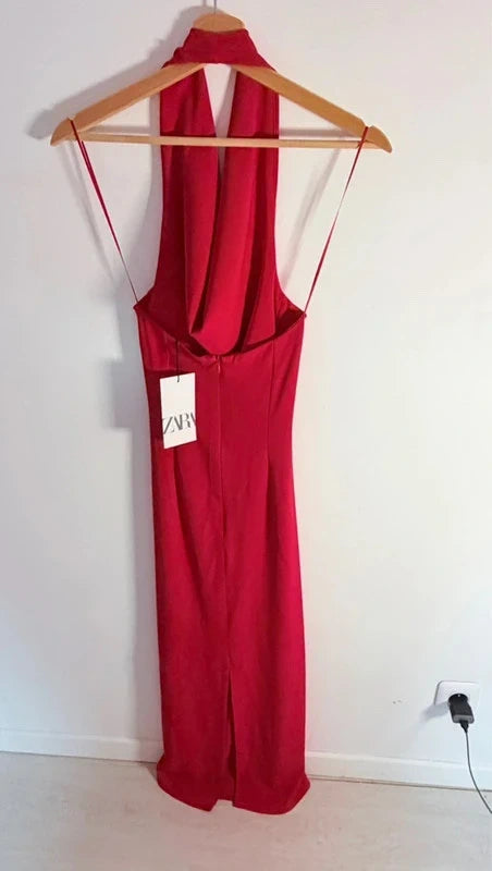 Robe longue rouge moulante Zara – élégante & chic