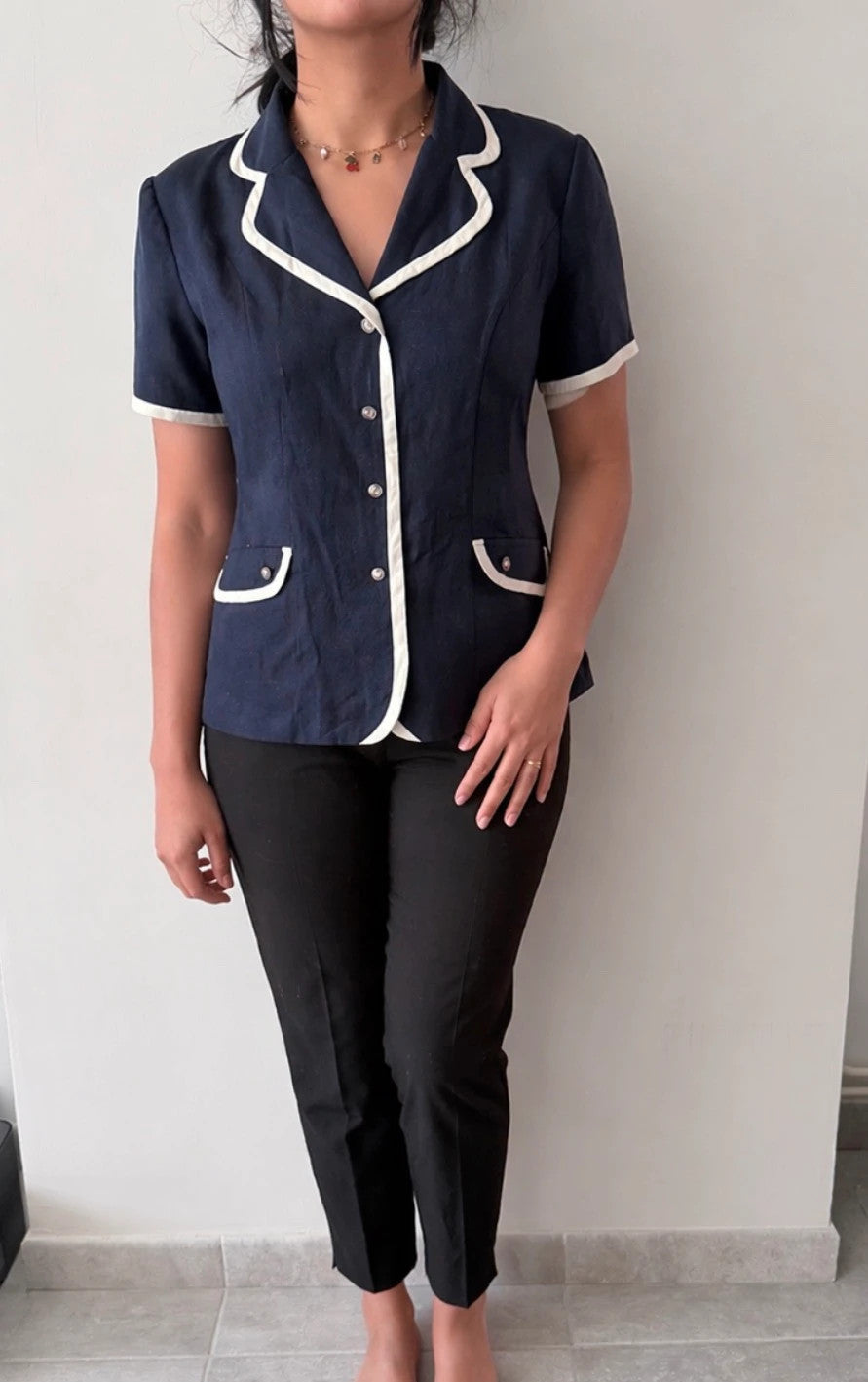 Chemise vintage années 80 épaulettes rétro chic bleu marine style old money