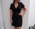 Robe noire Morgan moulante avec détail doré – chic soirée