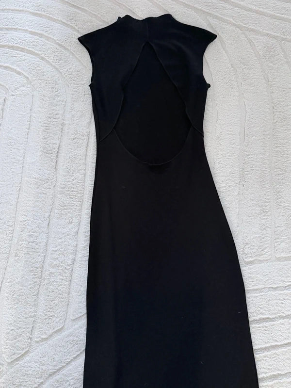 Robe droite noire dos ouvert – élégante zara