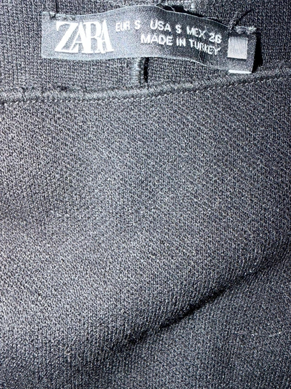 Robe droite noire dos ouvert – élégante zara