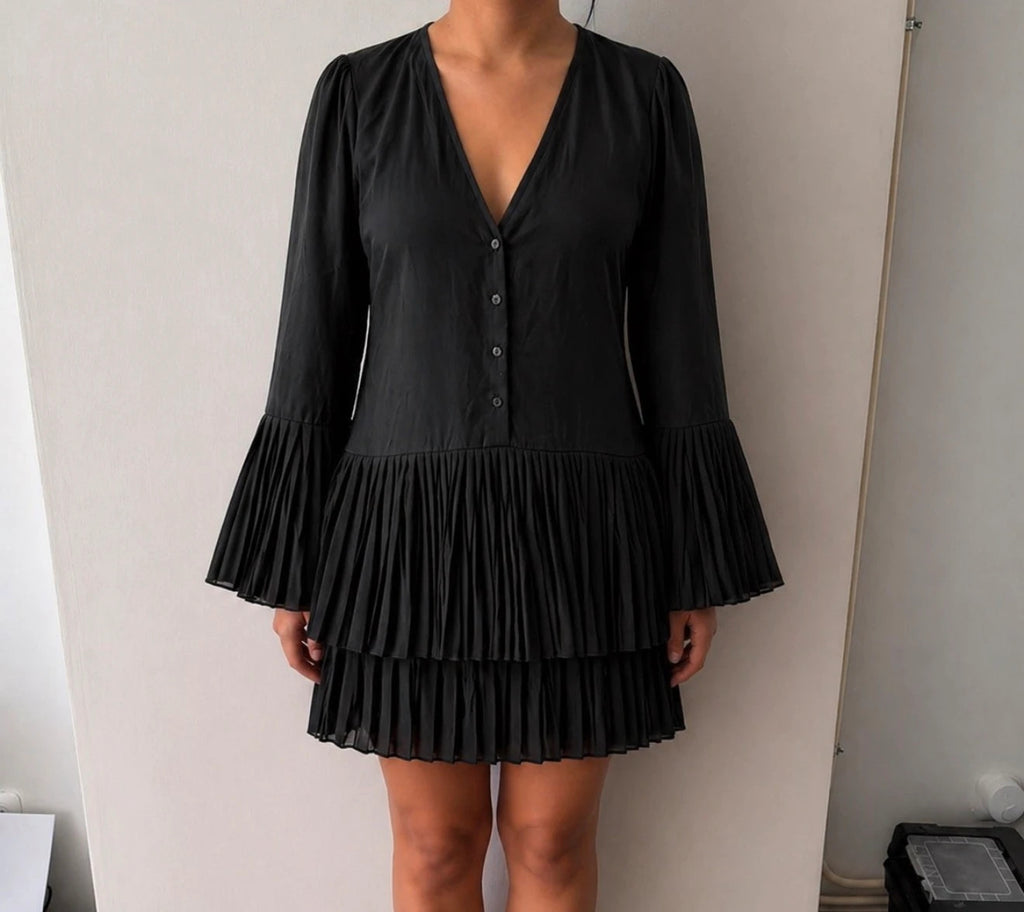Robe noire Zara plissée manches longues – Taille XS – Élégante fluide