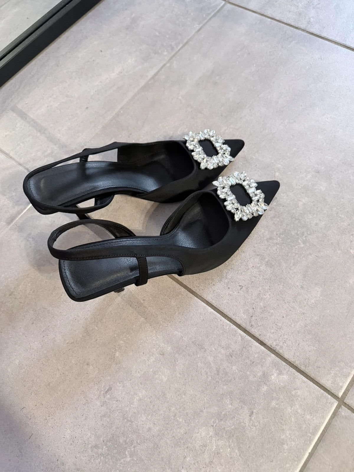 Escarpins slingback noirs à strass – talons élégants – T42