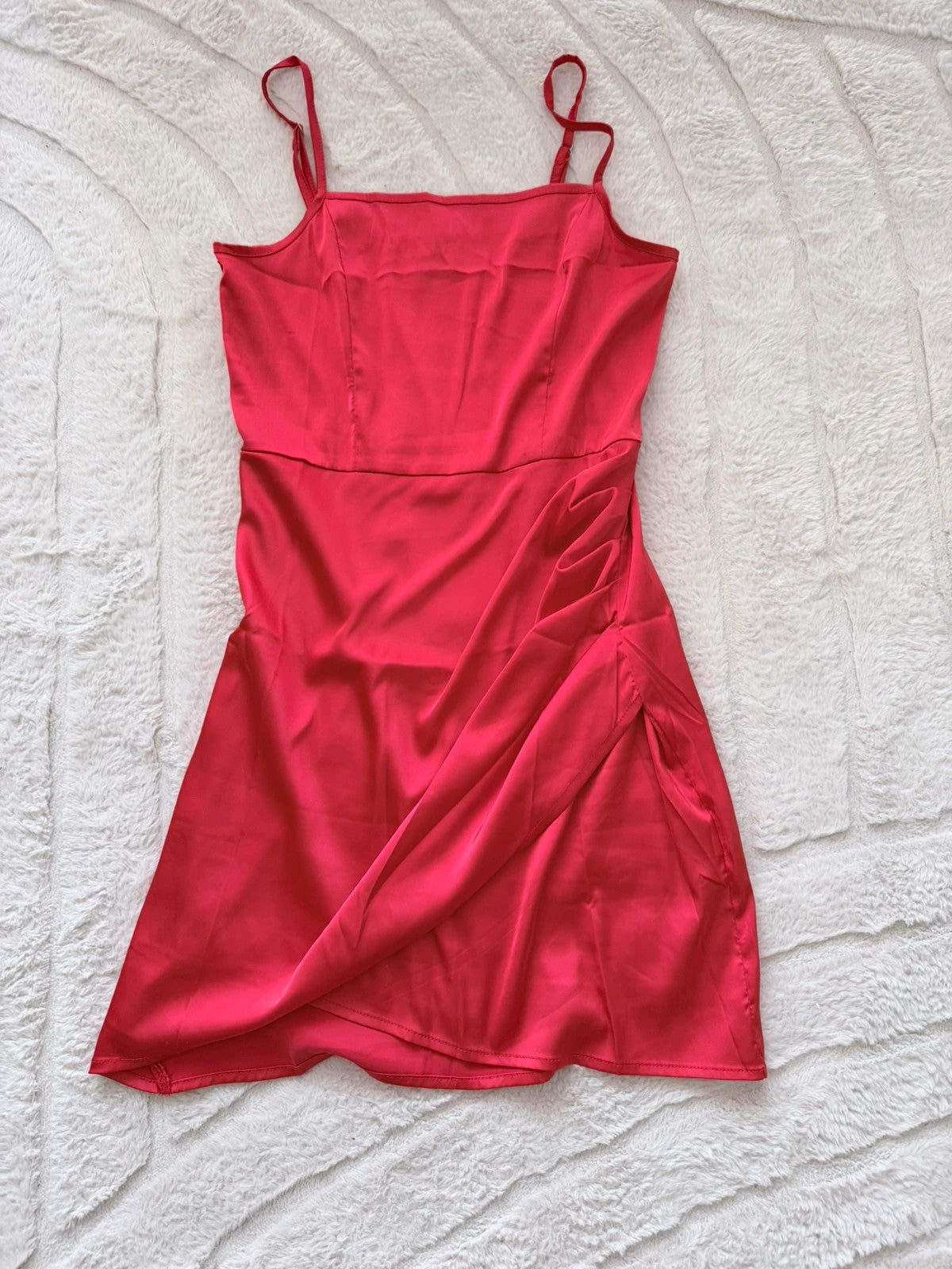 Robe rouge satinée SHEIN Petite – moulante chic soirée – taille S