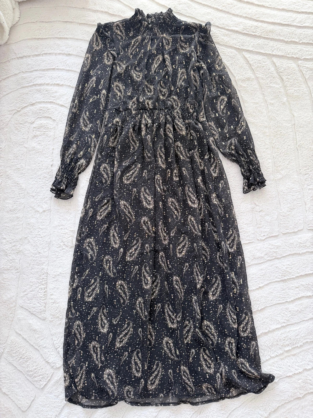 Robe longue noire dorée Lolaliza fluide et élégante