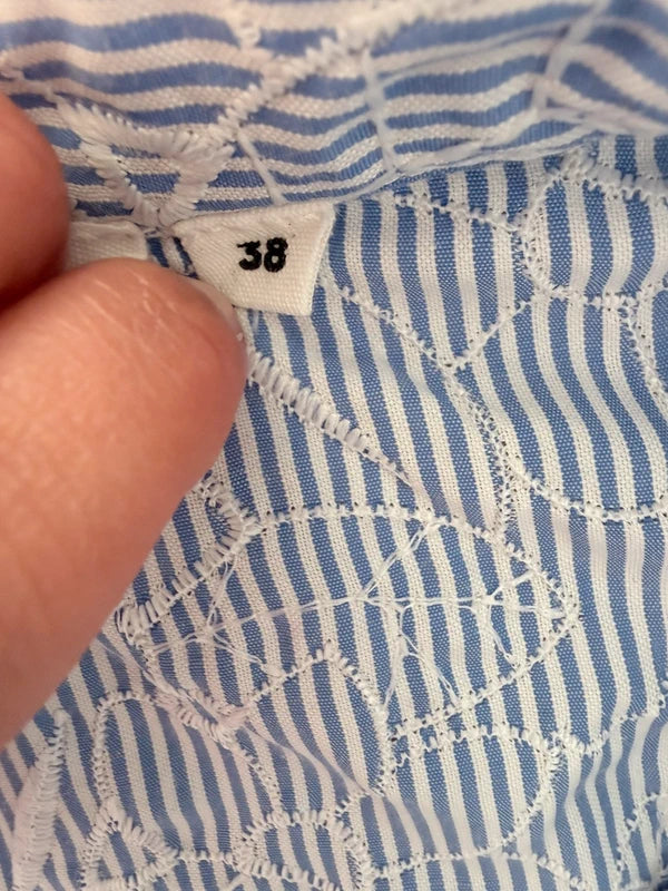 Robe chemise Naf Naf bleu ciel à rayures brodées – Taille 38
