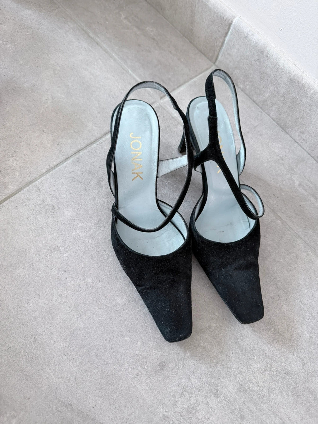 Escarpins Jonak noirs à brides – élégants  intemporels