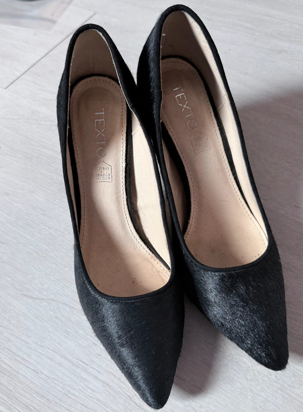 Escarpins noirs effet poulain Texto T39
