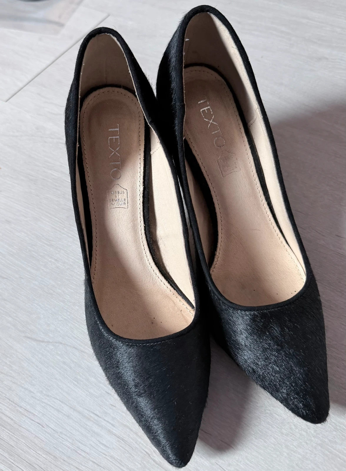 Escarpins noirs effet poulain Texto T39