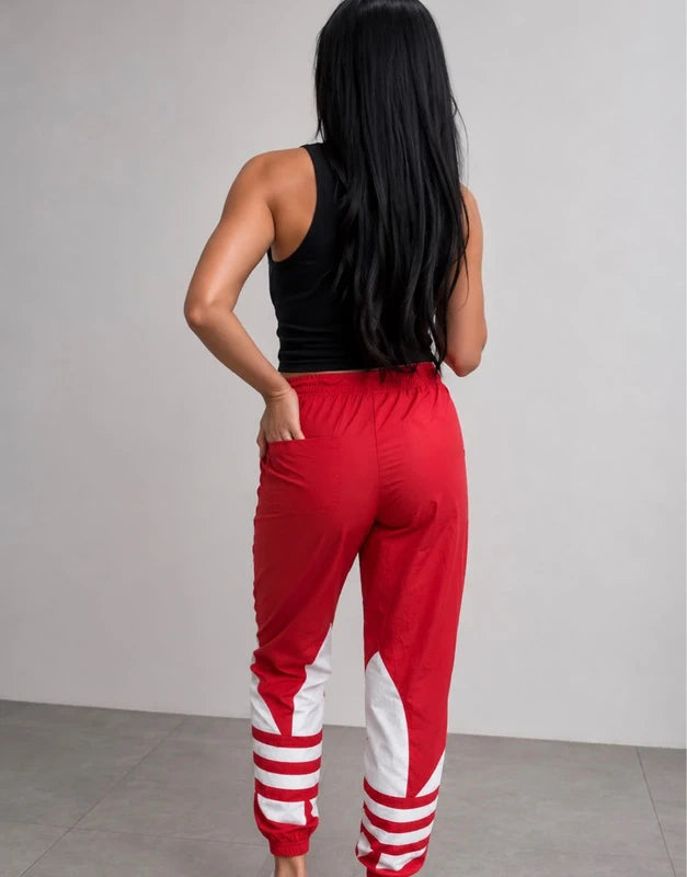 Pantalon Adidas vintage rouge style parachute / jogging Y2K – Taille S