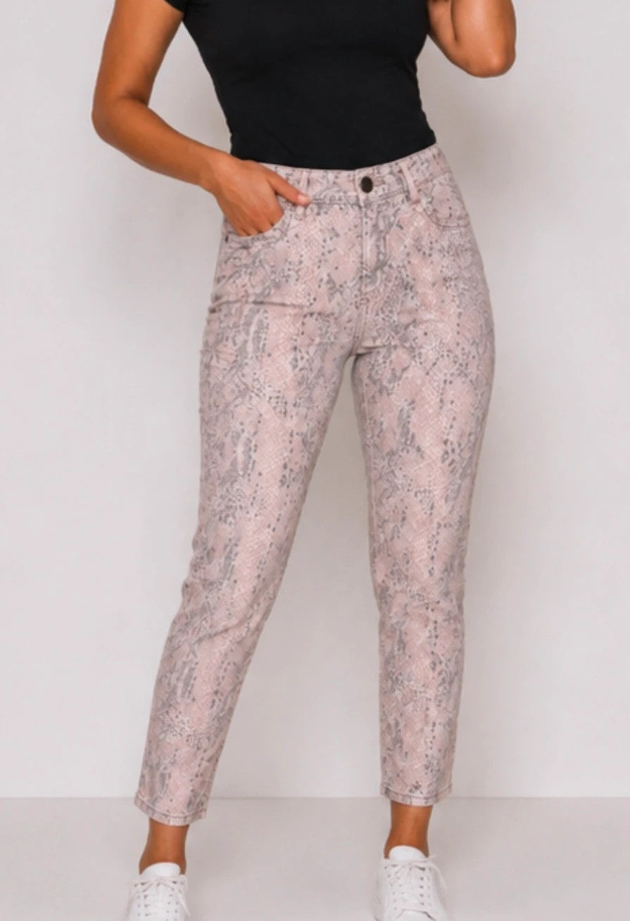 Jean coupe droite imprimé serpent rose doré effet brillant