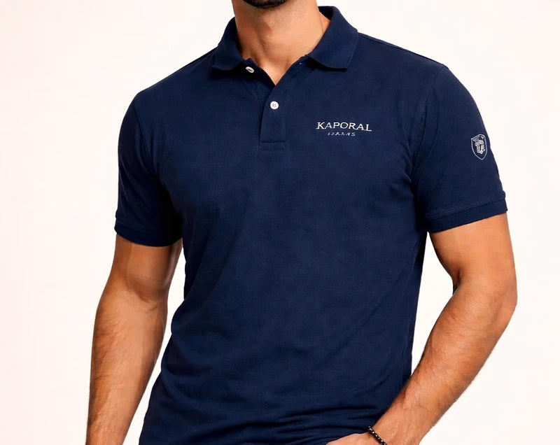 Polo Kaporal bleu marine – Coupe moderne – État impeccable
