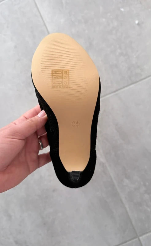 Bottines chaussettes noires à talons – Peep toe élégantes & tendance