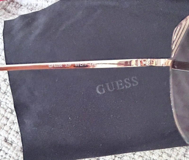 Lunettes de soleil GUESS chic – style luxe tendance