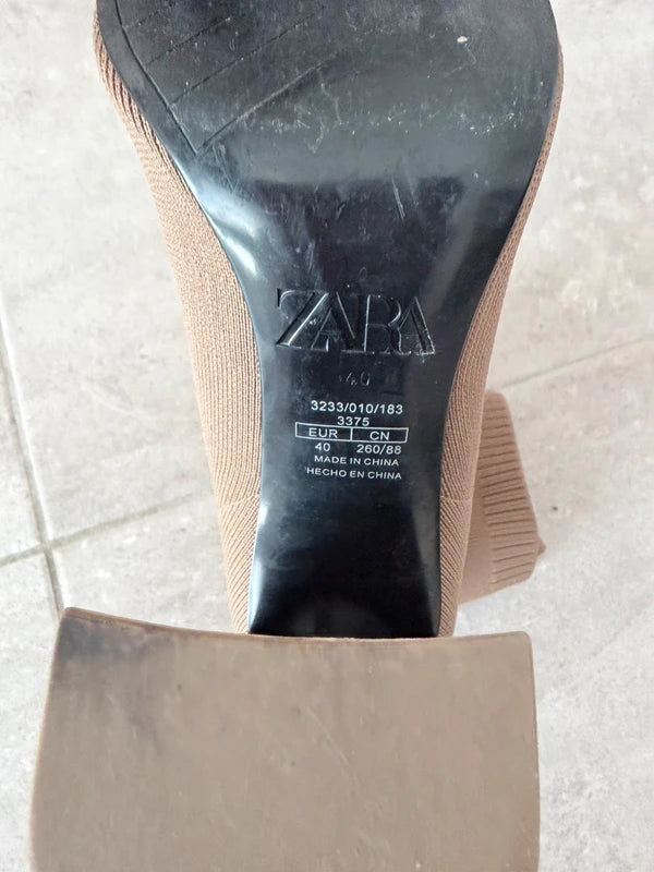 Bottines chaussettes Zara taupe à talons – pointure 40