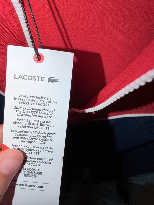 Magnifique robe Lacoste neuve avec étiquette, jamais portée