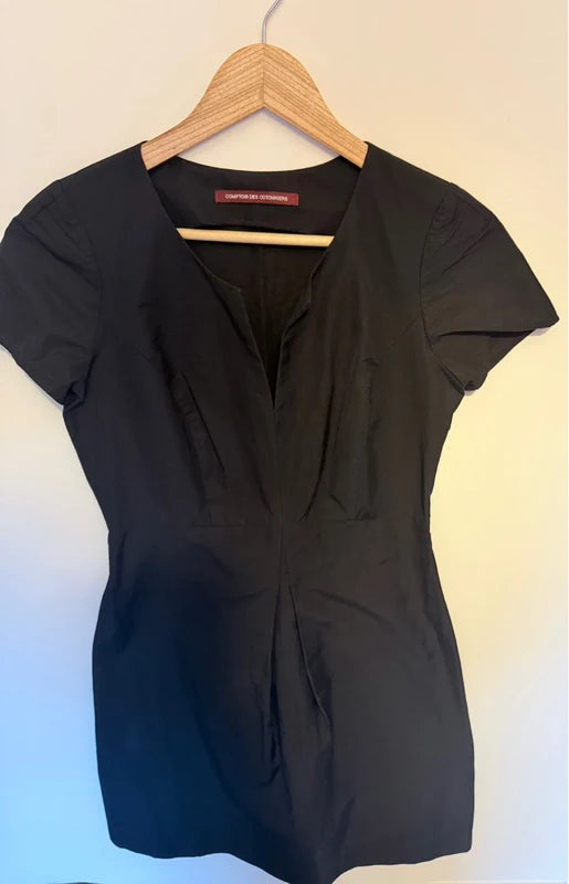 Robe courte Comptoir des Cotonniers noire col V