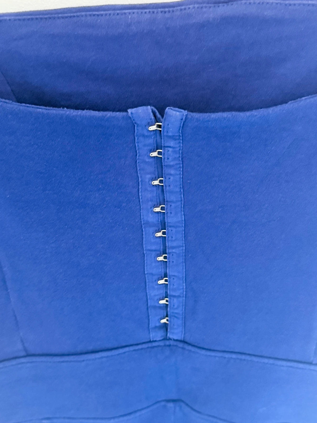 Robe Guess Jeans violette bleue ajustée – Taille M – Très bon état