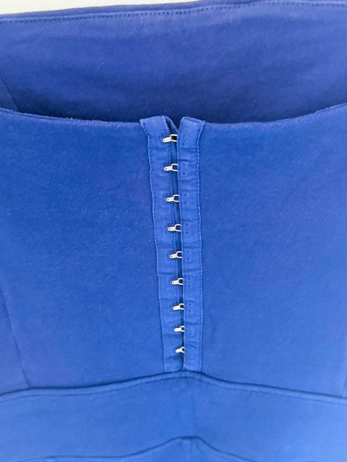 Robe Guess Jeans violette bleue ajustée – Taille M – Très bon état