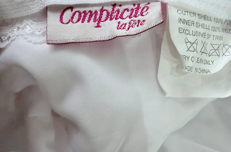 Robe de mariée princesse Complicité La Fête – Dentelle perlée & longue traîne taille S