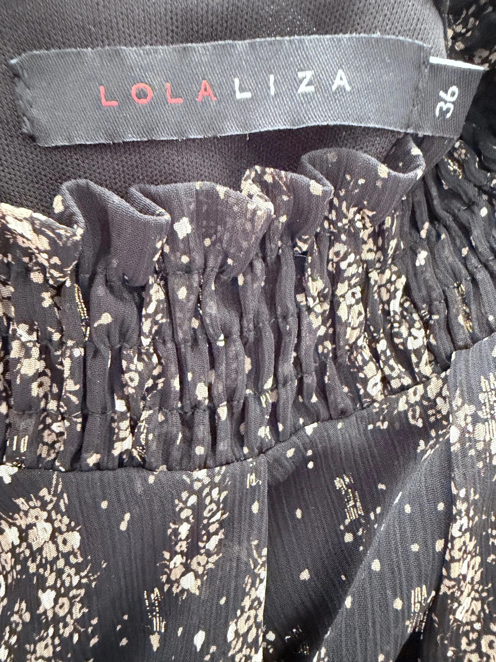 Robe longue noire dorée Lolaliza fluide et élégante