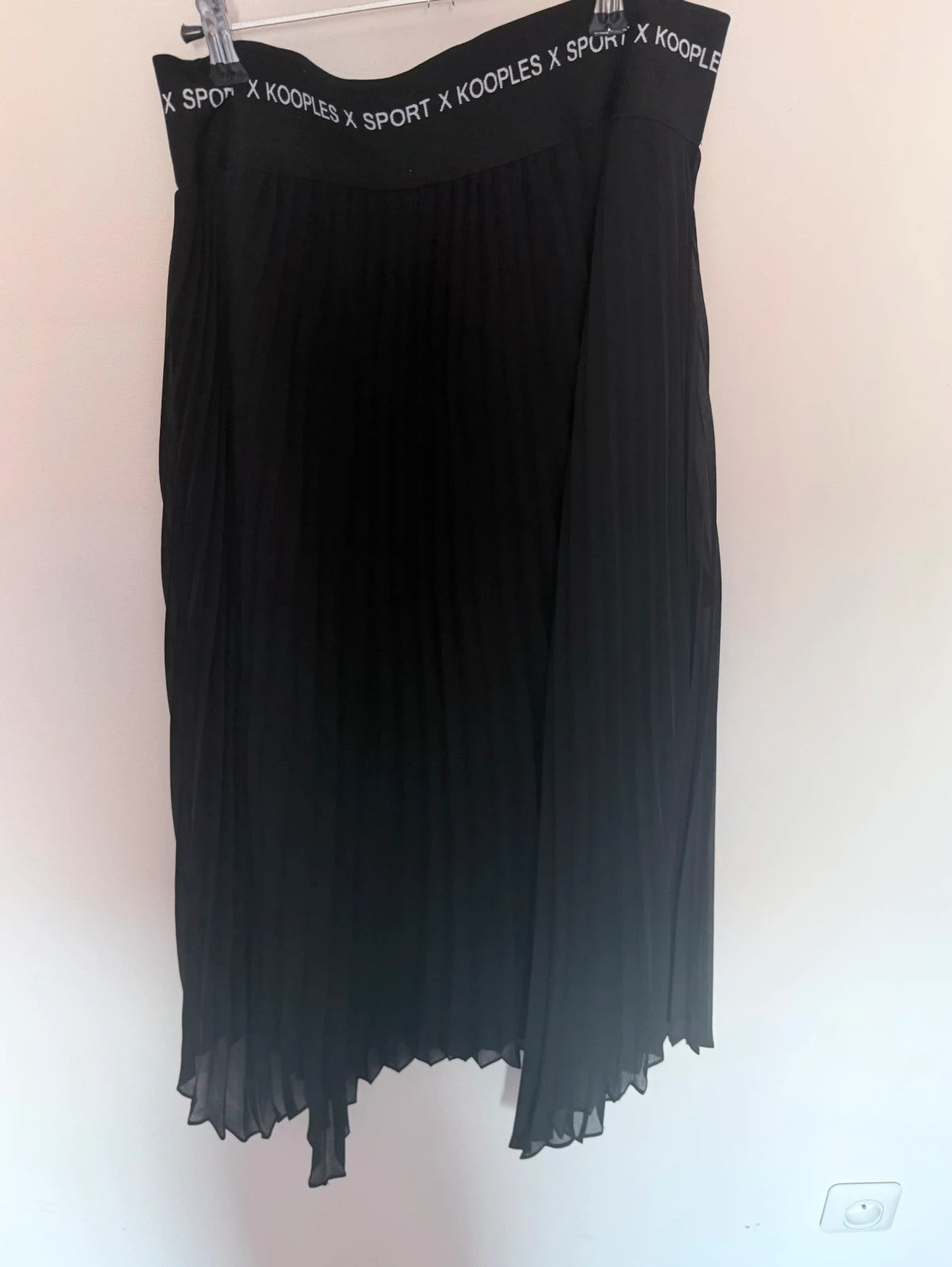 Jupe plissée noire The kooples