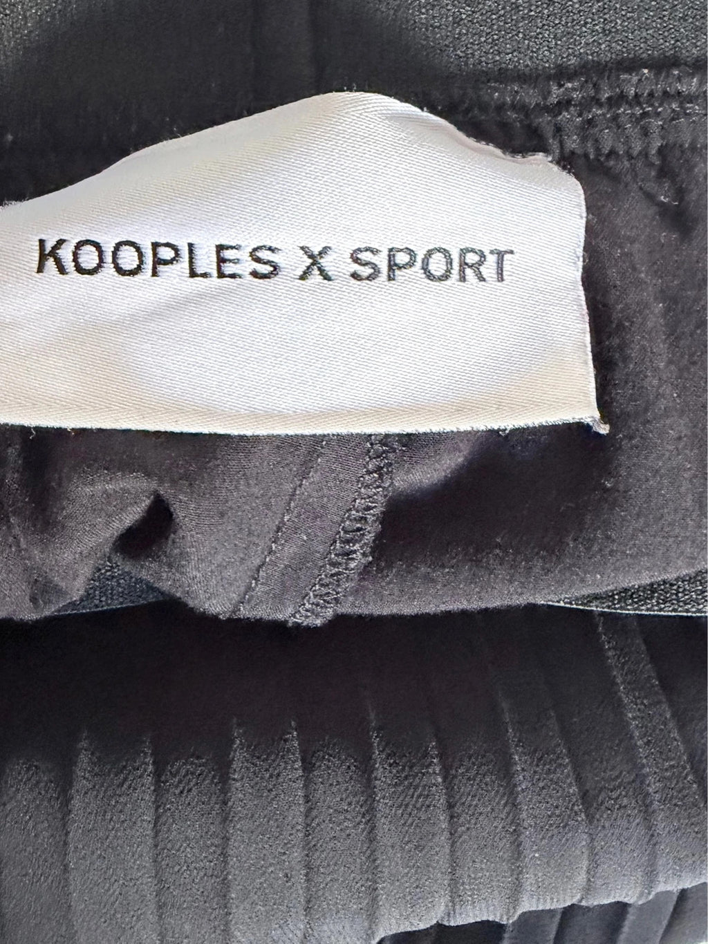 Jupe plissée noire The kooples