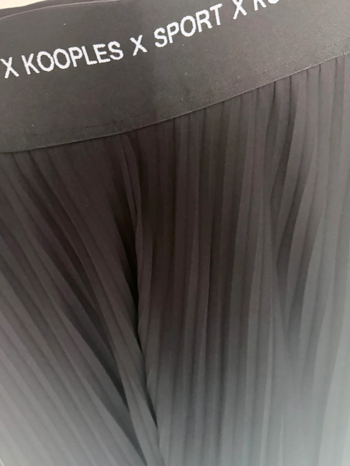 Jupe plissée noire The kooples