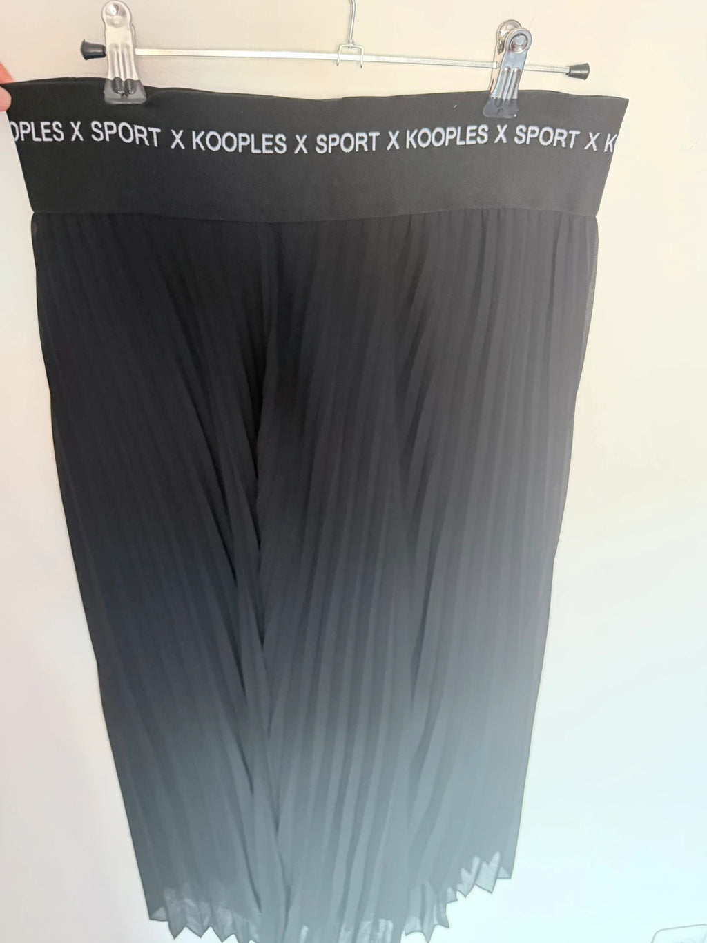 Jupe plissée noire The kooples