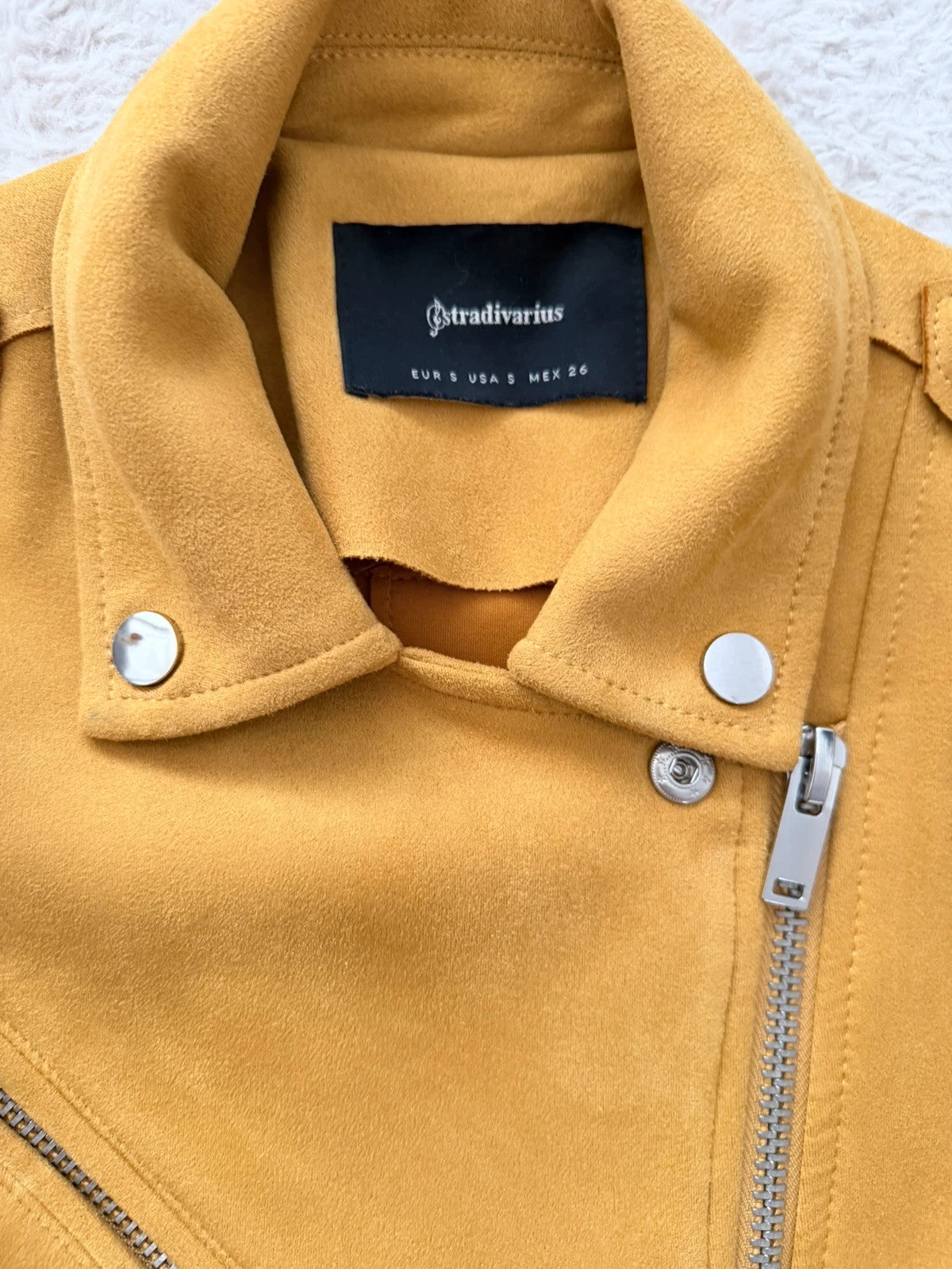 Perfecto court moutarde effet suédine Stradivarius – Taille S