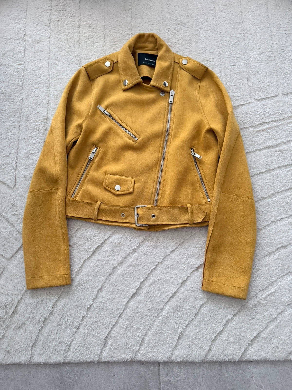 Perfecto court moutarde effet suédine Stradivarius – Taille S