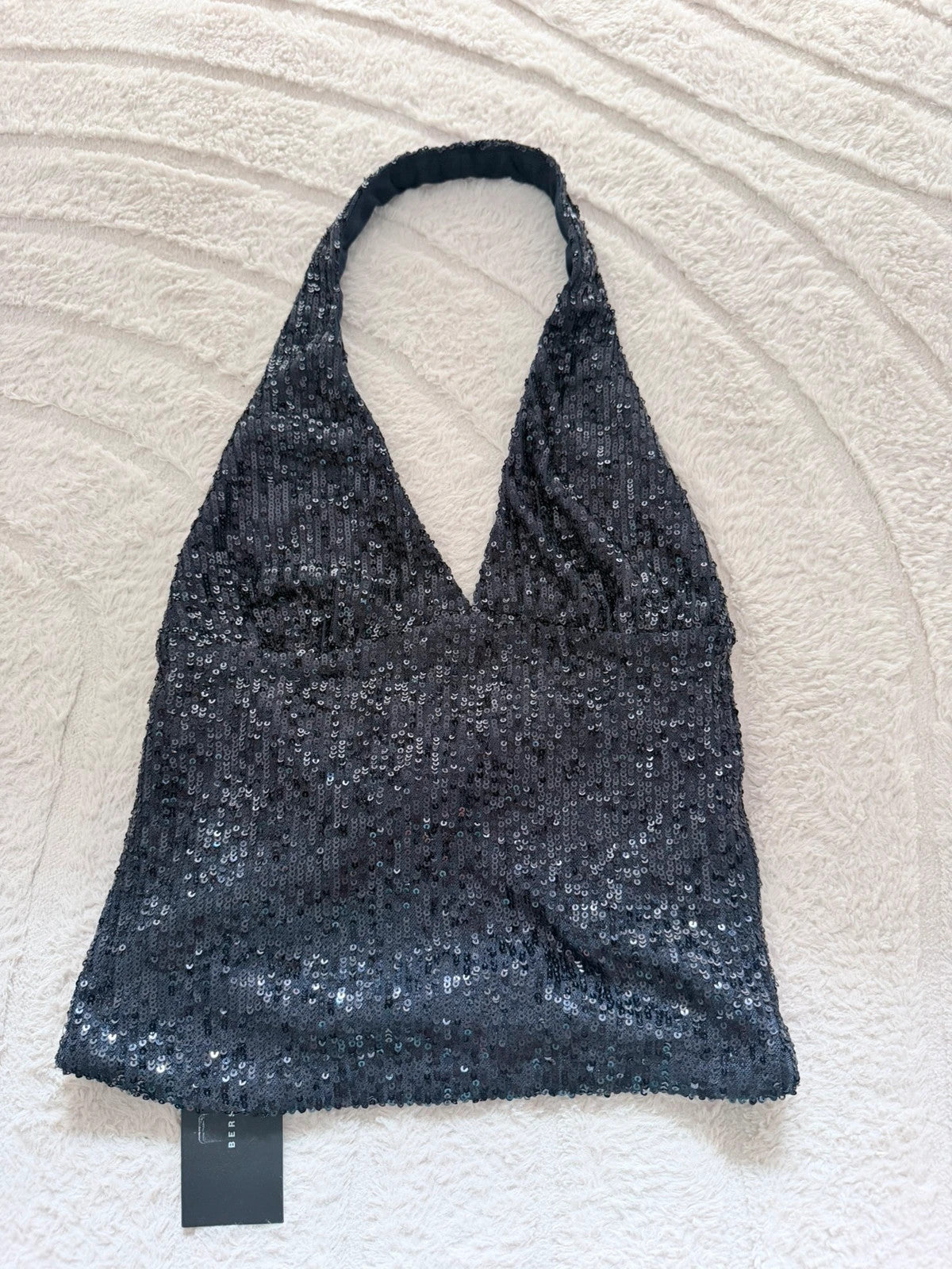 Top dos nu à sequins noir Bershka – effet pailleté soirée – taille S