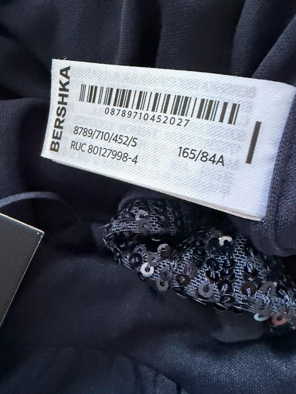 Top dos nu à sequins noir Bershka – effet pailleté soirée – taille S