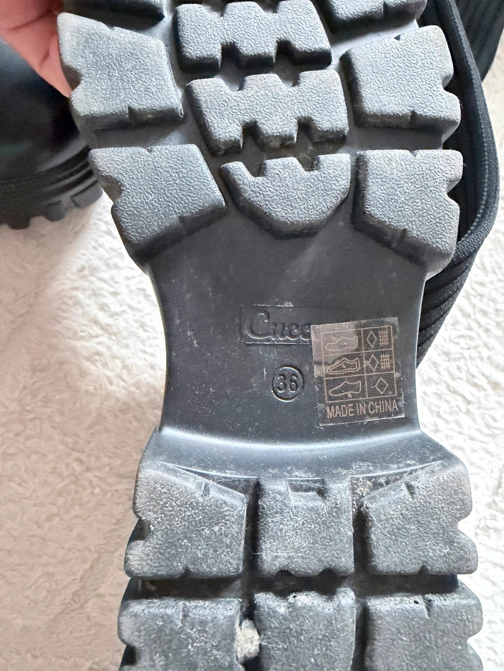 Cuissardes chaussettes noires à semelle chunky – Taille 36