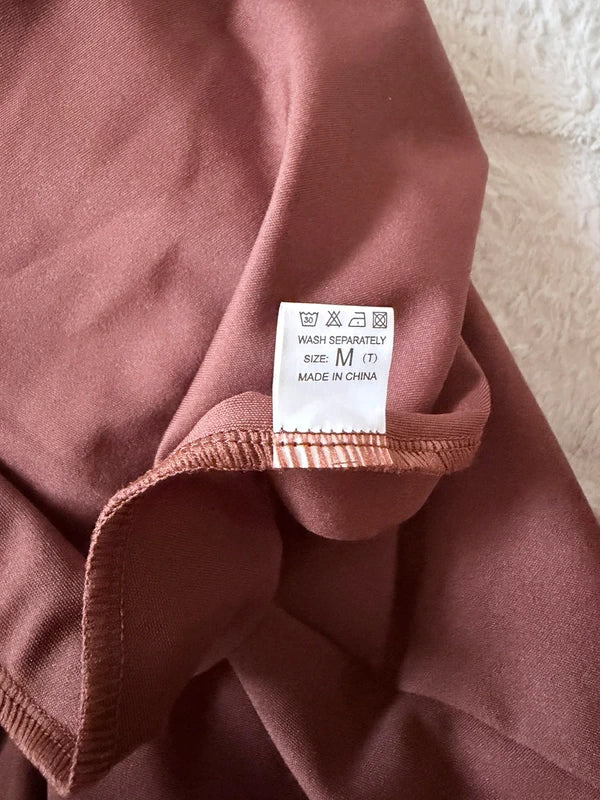 Robe longue marron chocolat dos nu avec voile et col drapé – Taille M