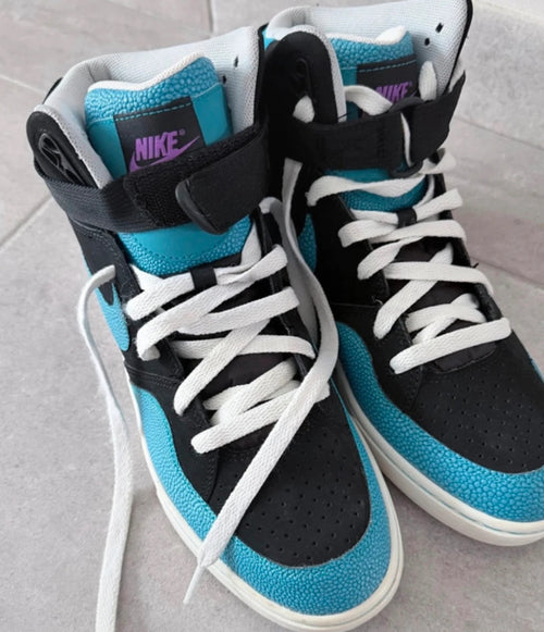Baskets Nike montantes noir et bleu turquoise – Taille 42,5 – Très bon état