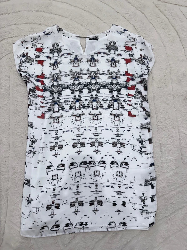 Robe IKKS blanche imprimée graphique – Taille 38 – Fluide et élégante