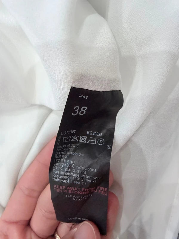 Robe IKKS blanche imprimée graphique – Taille 38 – Fluide et élégante