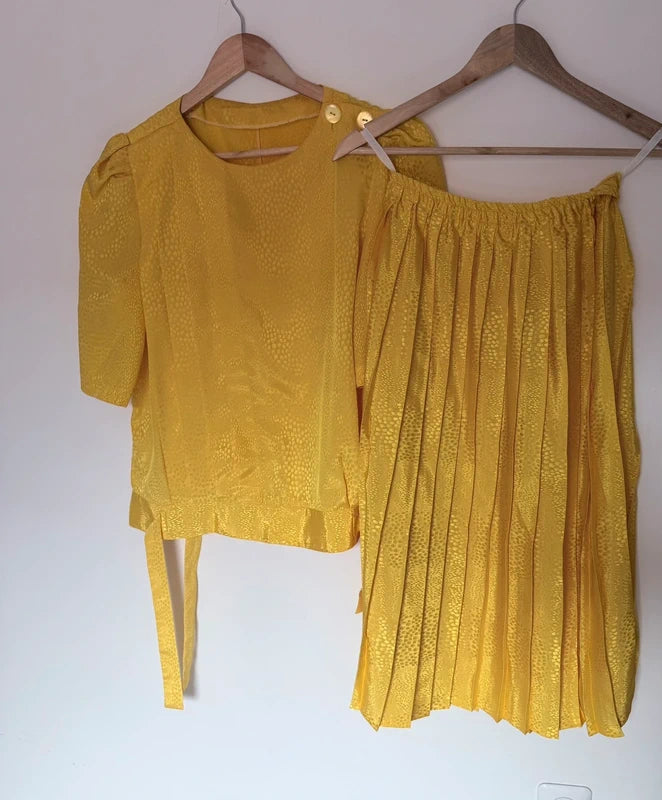 Ensemble vintage jaune– Jupe plissée & haut assorti – Taille M/L