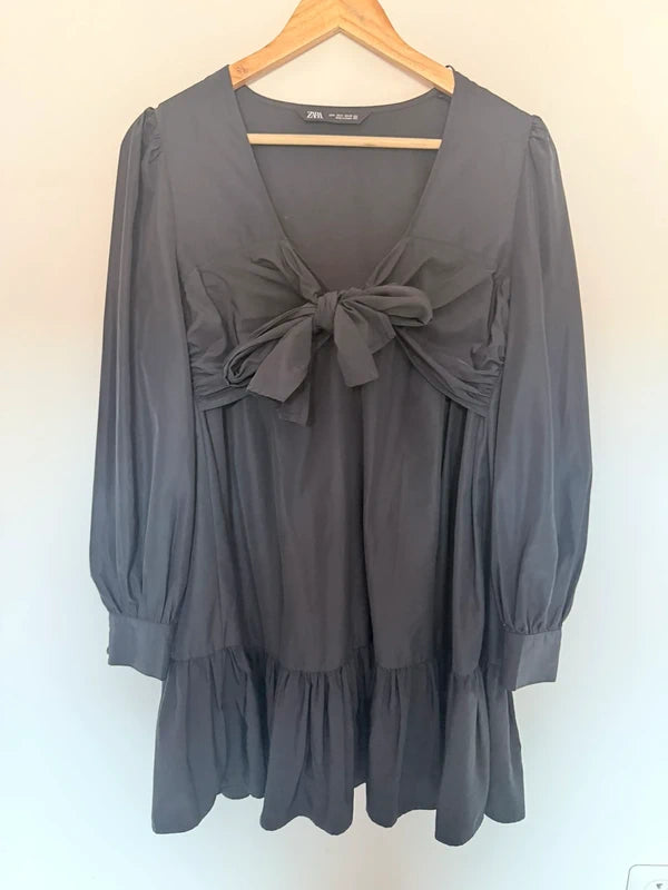 Robe Zara noire à nœud – Élégante & féminine – Taille S
