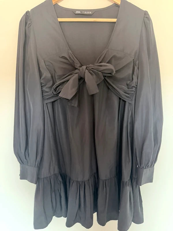 Robe Zara noire à nœud – Élégante & féminine – Taille S