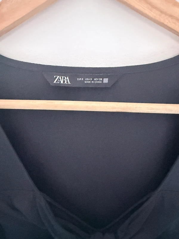 Robe Zara noire à nœud – Élégante & féminine – Taille S
