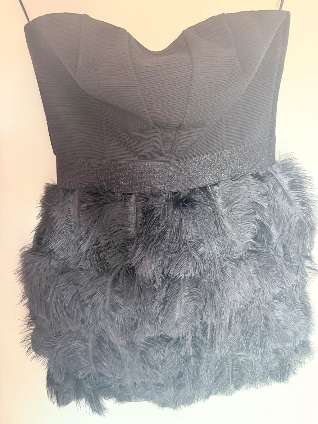 Robe bustier Naf Naf noire à plumes – Taille 38 – Élégante & chic