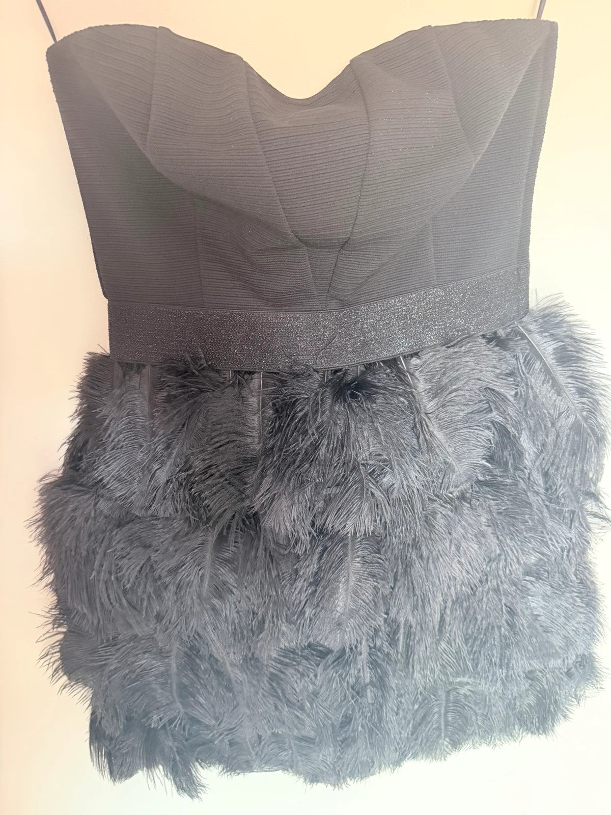 Robe bustier Naf Naf noire à plumes – Taille 38 – Élégante & chic