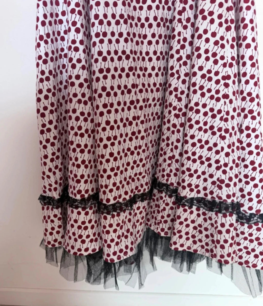 Robe rétro à pois bordeaux & noir – Style pin-up