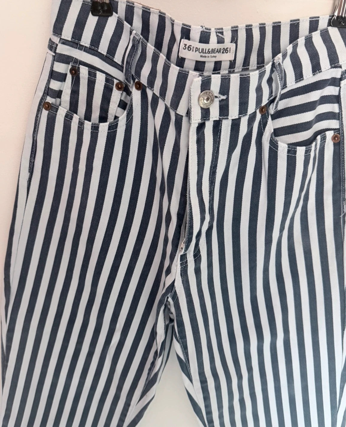 Jean rayé Pull&Bear blanc et bleu – Taille 36 – Coupe droite