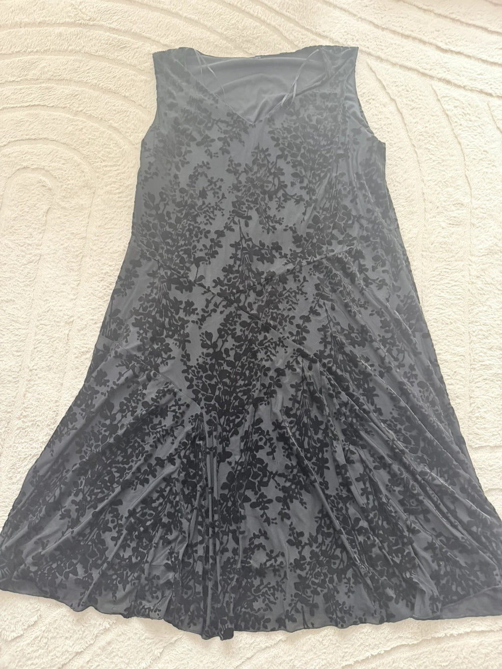 Robe noire élégante à motifs floqués – Taille 5 (XL/44)