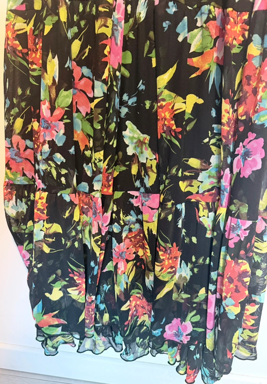 Robe longue fleurie noire à volants – Taille 38 – Style bohème chic