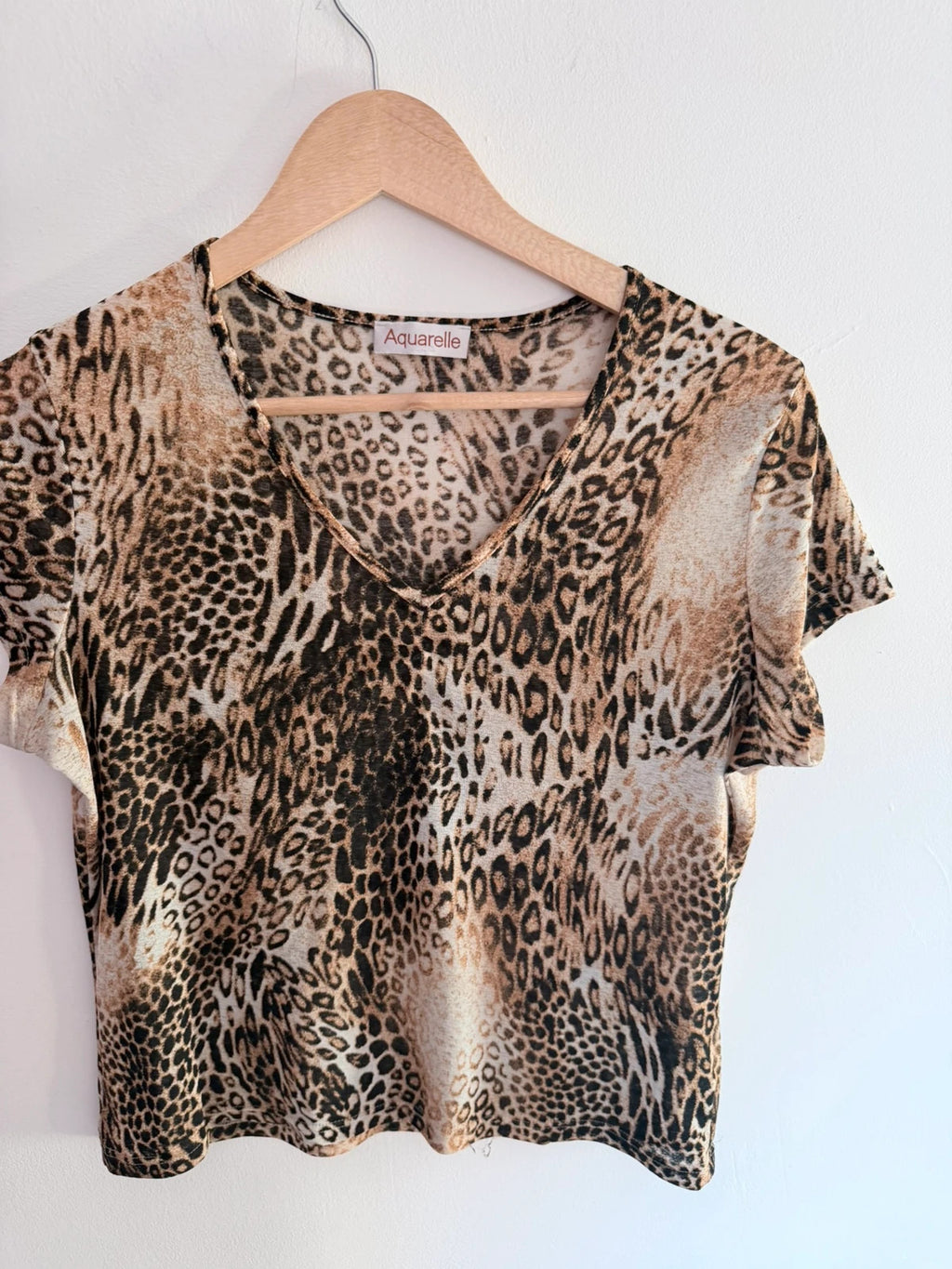 T-shirt léopard col V Aquarelle – Taille M – Imprimé animal tendance